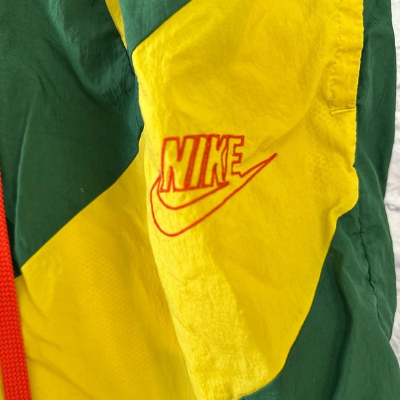 Nike Colorblock Swim Trunks Men’s L – Red Yellow Green Star Print Worn 1 time - Picture 2 of 11